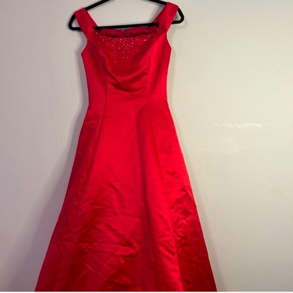 debut Dresses & Skirts - Vintage red ball gown by Debut Size 7